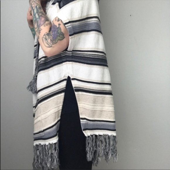 Anthropologie Moth Calexico Hooded Stripe Beach Wrap - Picture 10 of 11